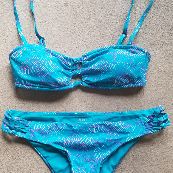 ROXY NWOT BLUE BANDEAU SWIMSUIT BIKINI MEDIUM - Picture 2 of 6